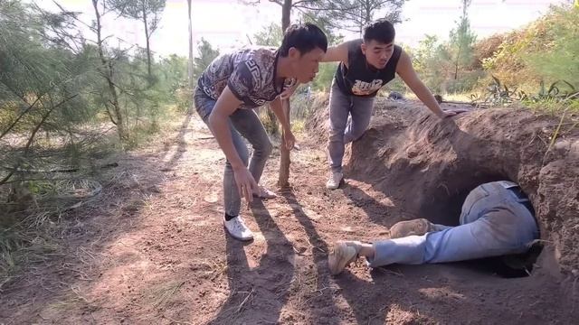 Top 4 Scary Videos | Brave Hunter Confront Giant Monster Gorillas смотреть онлайн
