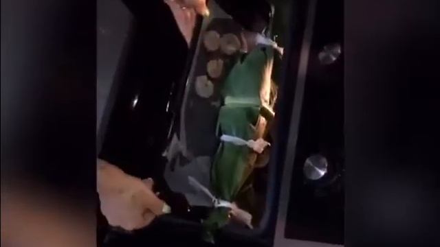 Сибас в банановом листе смотреть онлайн