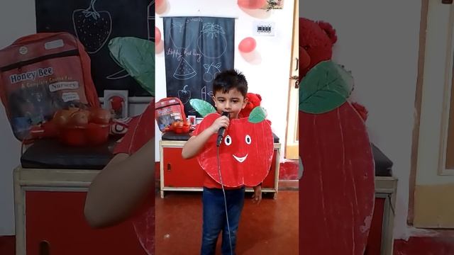An apple a day keeps doctor away#dreamsacademy #fun #masti #learning #shortvideo смотреть онлайн