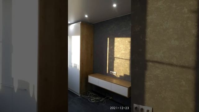 Не много мебели. смотреть онлайн