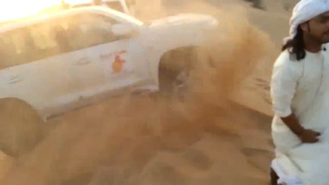 Desert Safari-When Land Cruiser Stuck смотреть онлайн