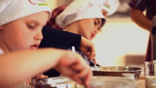 ролик анимация дети кухня анетти