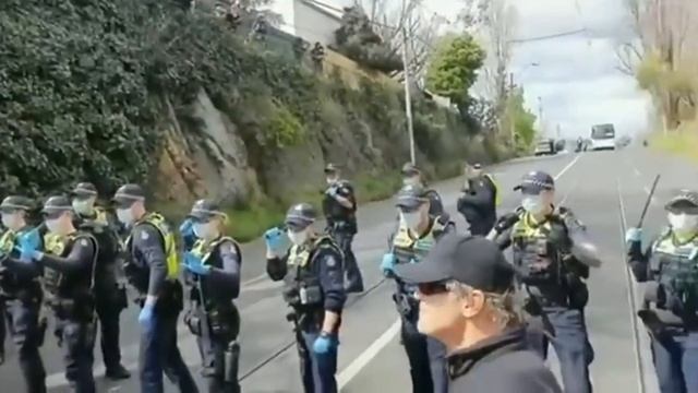 Brave People of Melbourne смотреть онлайн