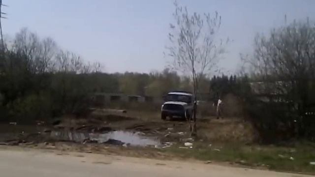 Полицейский УАЗ штурмует выезд с ю.бутовского поля смотреть онлайн