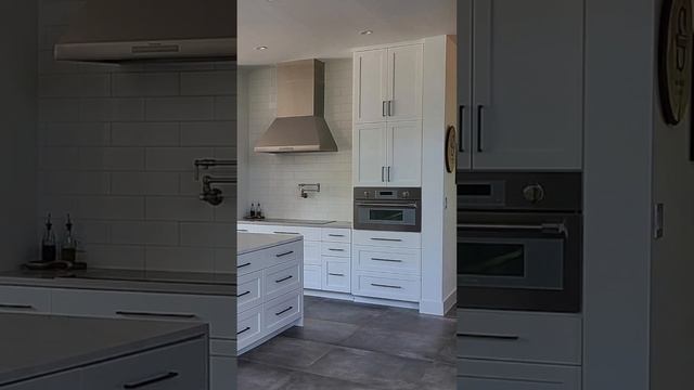 Video LosLomasKitchen смотреть онлайн