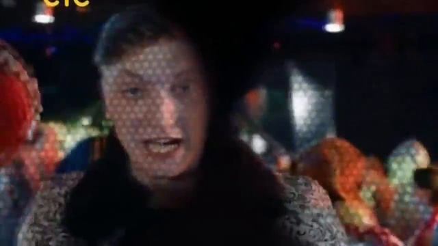 Ведущий компании MaxSmile