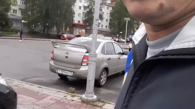 Еду за машиной,остановка г.Ярославль. Водитель пошёл перекусить. смотреть онлайн
