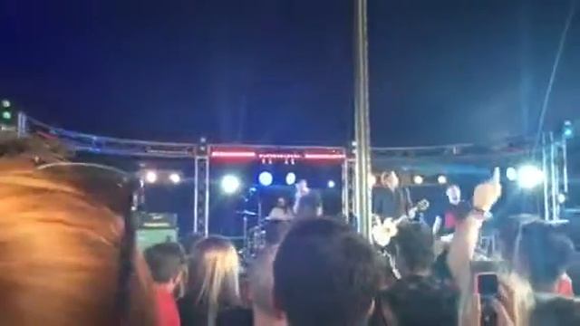 Lonely the Brave смотреть онлайн