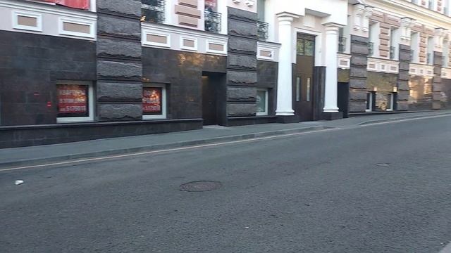 18:30, четверг, 04 июля 2019 - стрит-ритейл: Малый Кисловский переулок, 1 смотреть онлайн