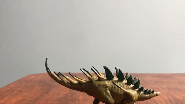 Safari Ltd Retired Green Kentrosaurus Review смотреть онлайн