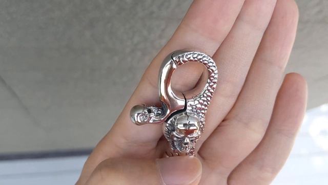 Sapphire Skull Sterling Silver Keychain смотреть онлайн