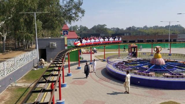 B.Train safari zoo lahore 2024 / fundunya amusement park safari zoo смотреть онлайн