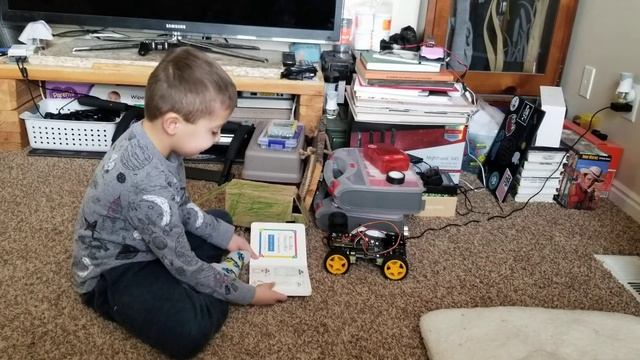 DeepSpeech recognizes my son speaking, translates back in R2D2 language смотреть онлайн