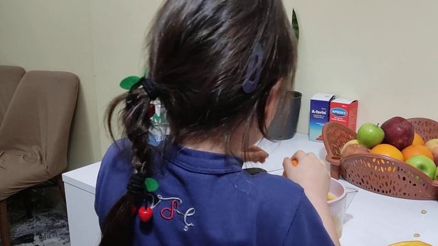 Айлинка на кухне. Интересно, что она готовит ?!😏