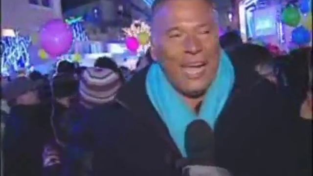 Thousands brave cold for New Year's in Beijing смотреть онлайн