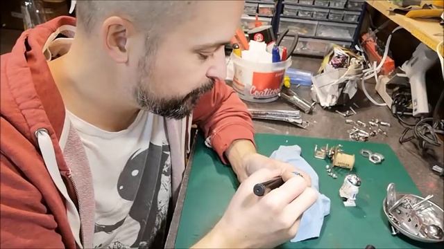 Essais du crayon Molotow Liquid Chrome. Du chrome au bout des doigts. смотреть онлайн