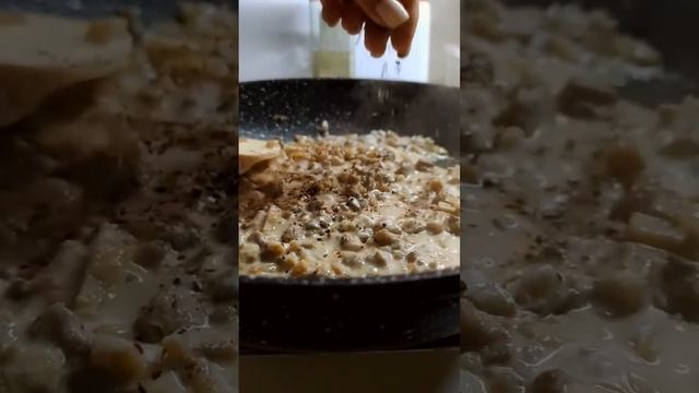 Новогодняя горячая закуска) очень вкусно🤤 #вкусно #еда #быстро #рецепты #кухня #food #kitchen смотреть онлайн