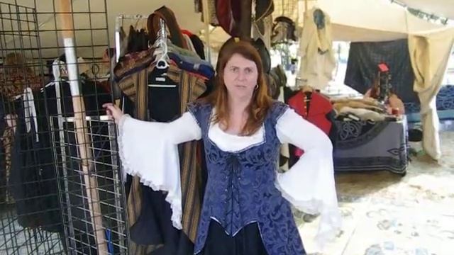 8-13-11 WA Renassaince Faire vendor Firefox Leather & Furs смотреть онлайн