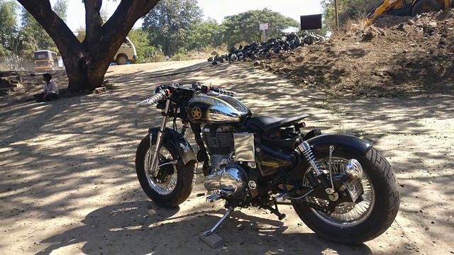 Royal Enfield Classic Chrome custom Bobber смотреть онлайн