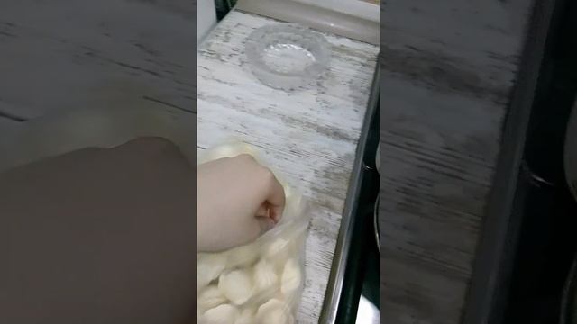 готовим пельмени с детективом Никки{ кухня часть 1} смотреть онлайн