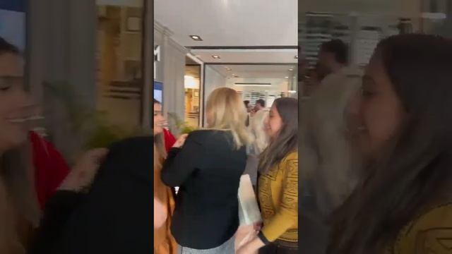 Танцуют ВСЕ! Лови момент, живи в Мерсине. С Наступающим Новым годом. Happy New year🌲 смотреть онлайн