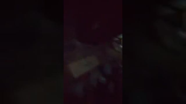 Первое видео на канале. Залезли в заброшенный дом смотреть онлайн