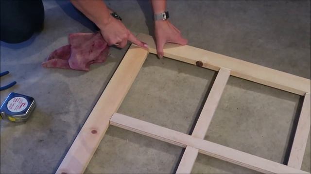 DIY Farmhouse Window Pane Picture Frame - Kirkland's Dupe | BUDGET FRIENDLY Power Tool Alternatives смотреть онлайн