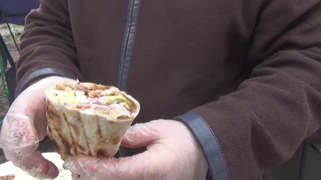 ШАУРМА И ЧИЧАРРОН ИЗ КУРИЦЫ НА ГАЗОВОМ ГРИЛЕ PRIMELINER!) САЛО В СМОКЕРЕ OKLAHOMA JOE!) смотреть онлайн