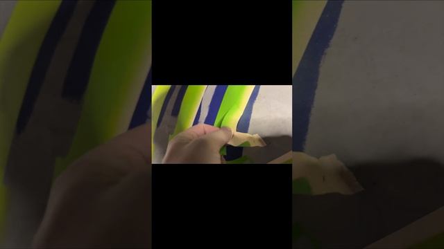 Граффитист делает роспись стены ночью в ТРК под видеокамерами #граффити #росписьстен vsevdecor.ru смотреть онлайн