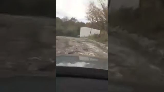 Эх дороги! Это ул Ереванская в с Веселое Адлерского р-на г Сочи! Каждый год жители сами ремонтируют смотреть онлайн