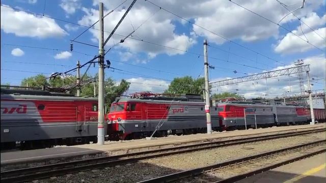 «Еле успел снять!» ВЛ10У-370/612 с перегоняемым ВЛ11-??? на станции Уфа смотреть онлайн