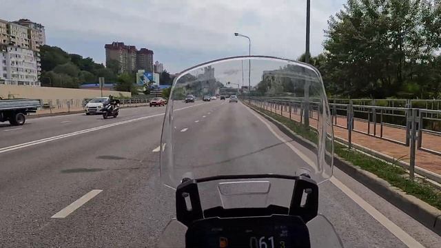 Первый выезд в город на МОТОЦИКЛЕ! Нубяра в шоке. Чайник на железке! смотреть онлайн