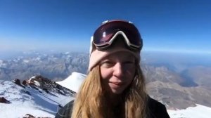 Умейте всем страхам в лицо рассмеяться,  Лишь собственной трусости надо бояться!