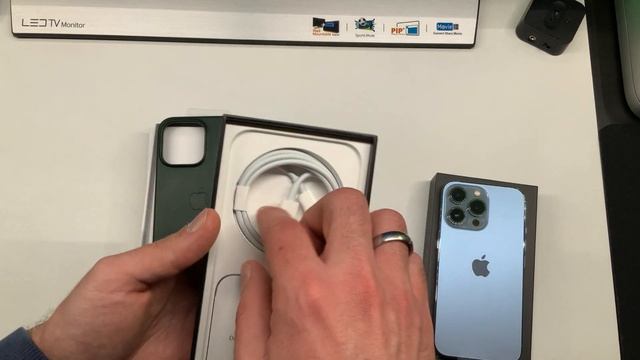 Unboxing IPhone 13 PRO azzurro sierra e Cover Apple verde sequoia in pelle смотреть онлайн