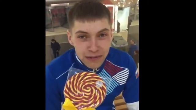 C Восьмым марта от участника Клуба Остров Артёма Бородаева.