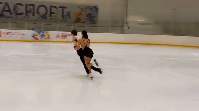 Фигуристы Игорь Еременко и Анабель Морозов (дочь русского и француженки). смотреть онлайн