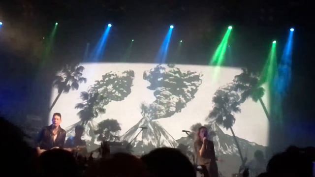 The Kills - Future Starts Slow (Live @ Космонавт, СПб, 04.06.2018) (fragment) смотреть онлайн