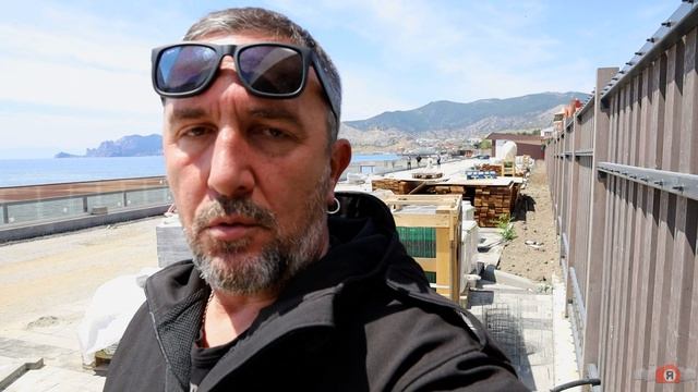 Прогулка по стройке новой набережной в городе Судак. Восточная окраина. Май 2024 смотреть онлайн