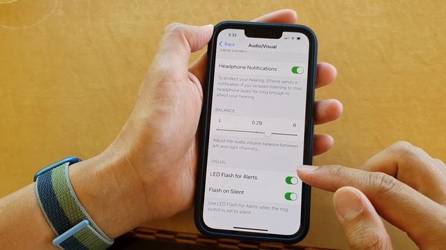 iPhone 13/13 Pro: How to Enable/Disable Flash on Silent смотреть онлайн