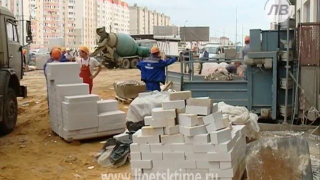 В Липецке 4 сестры трудятся в одной строитель... смотреть онлайн