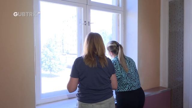 В соцучреждениях Губкинского округа начался второй этап оклейки окон бронеплёнкой смотреть онлайн