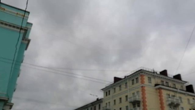 Проспект Ленина. Комсомольская улица в Мурманске. 13.07.2024. смотреть онлайн