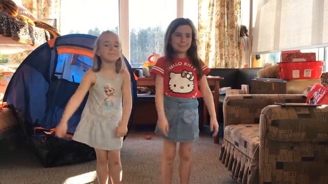 Baby Shark Dance/ Акуленок Малыш Танец смотреть онлайн