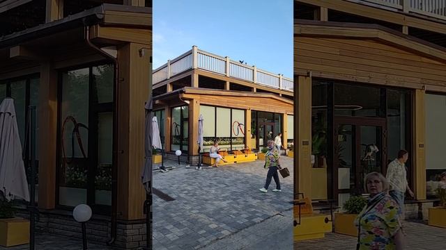 Павильоны из лиственницы в парке Чёрное озеро в Казани, восстановленные по макетам зданий. смотреть онлайн