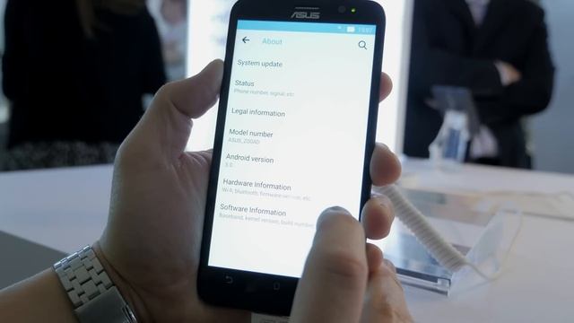 Asus ZenFone 2 Hands-On: The Best Budget Flagship? смотреть онлайн
