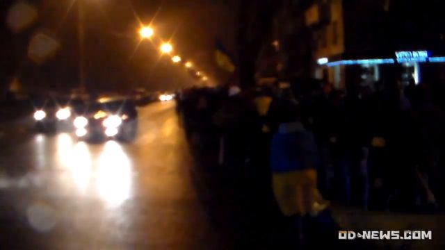 Одесситы вынудили сеператистов снять российский флаг с флагштока у облгосадминистрации смотреть онлайн