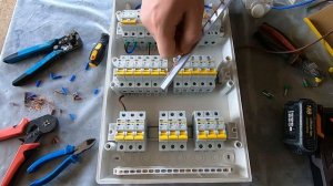 Сборка распределительного ЭЛЕКТРОЩИТА IEK KARAT для дома своими руками