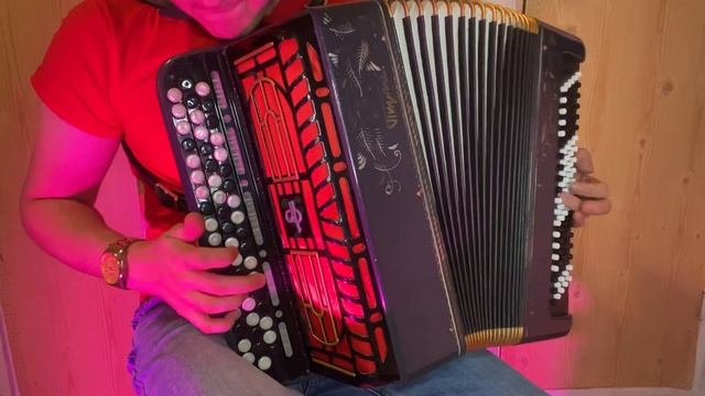 ТУЛЬСКИЙ БАЯН КРАСАВЕЦ ТРЁХРЯДНЫЙ ТУЛА 210 бн 39 продажа купить 89102328922 смотреть онлайн