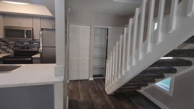 The Lake Apartments in Fullerton, CA. One Bedroom Placid Floorplan Apartment Home Tour. смотреть онлайн