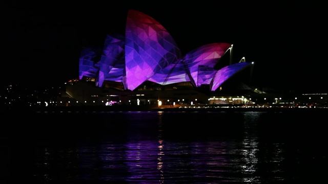 Stunning Light Projection on the Sydney Opera House 2013 смотреть онлайн